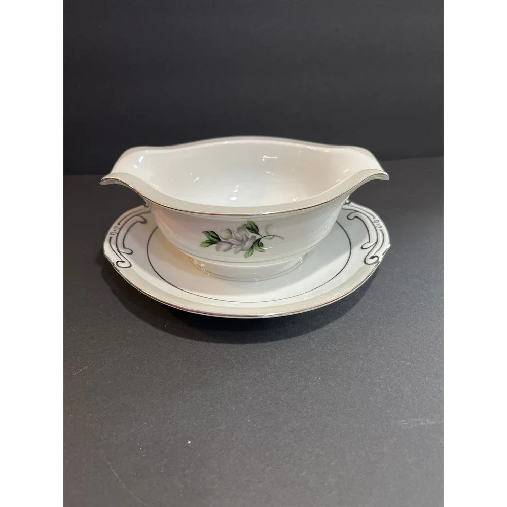 Gold Coast China First Love Gravy Boat Attached Underplate White Rose Platinum